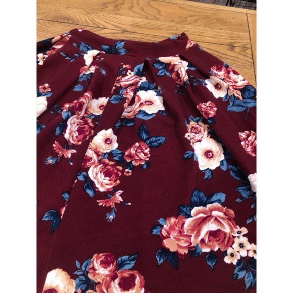Skirt Floral Skirt size medium - Picture 2 of 7